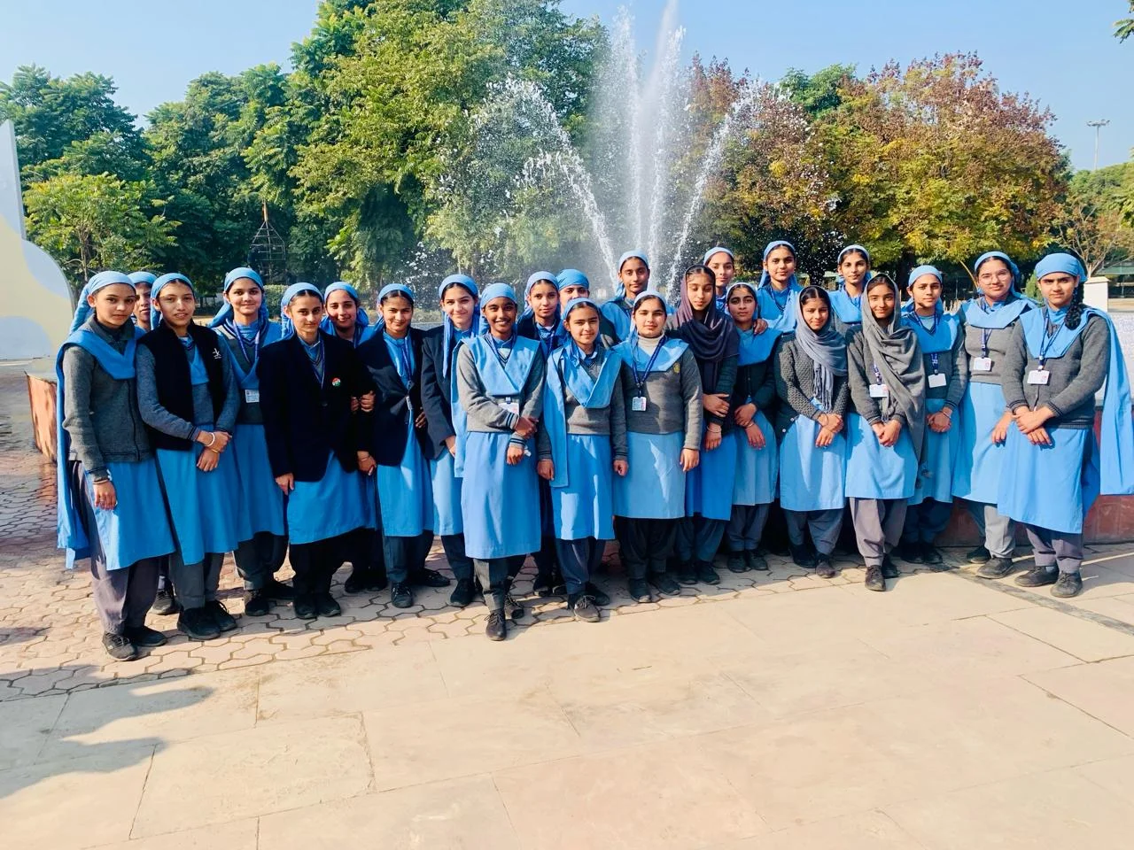 Annual Prize Distribution and Student Felicitation Ceremony Sri Guru Harkrishan Khalsa High School